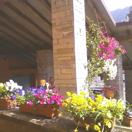 Fontanabuona Hostal *